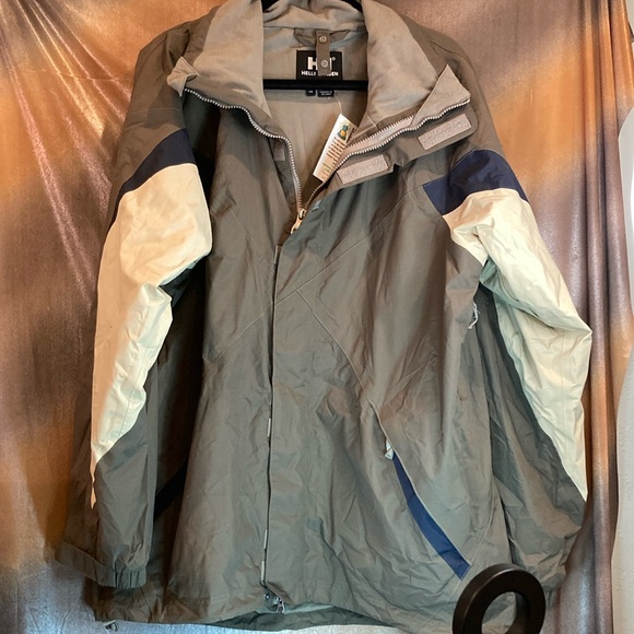 Helly Hansen Gray Windbreaker with High Collar and Color-Block Sleeves. Box S XL - Picture 1 of 7